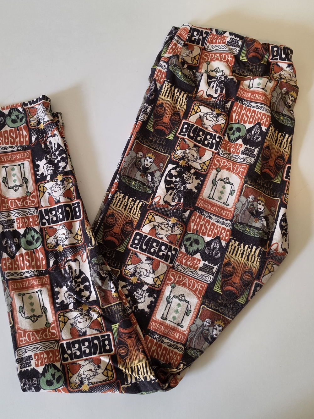 LuLaRoe Disney Villains Snow White Evil Queen Magic Mirror Tall & Curvy Leggings